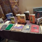 Exposition de livres sur les pharaons et la civilisation égyptienne